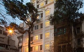 โรงแรมเฟิร์ส อีเด็น